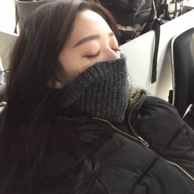 黄仁勋抵达韩国，大批粉丝接机！他第一时间赶去网吧见Faker